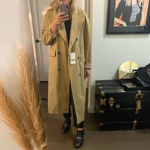 Zara women’s trench coat . Never worn . With tags!